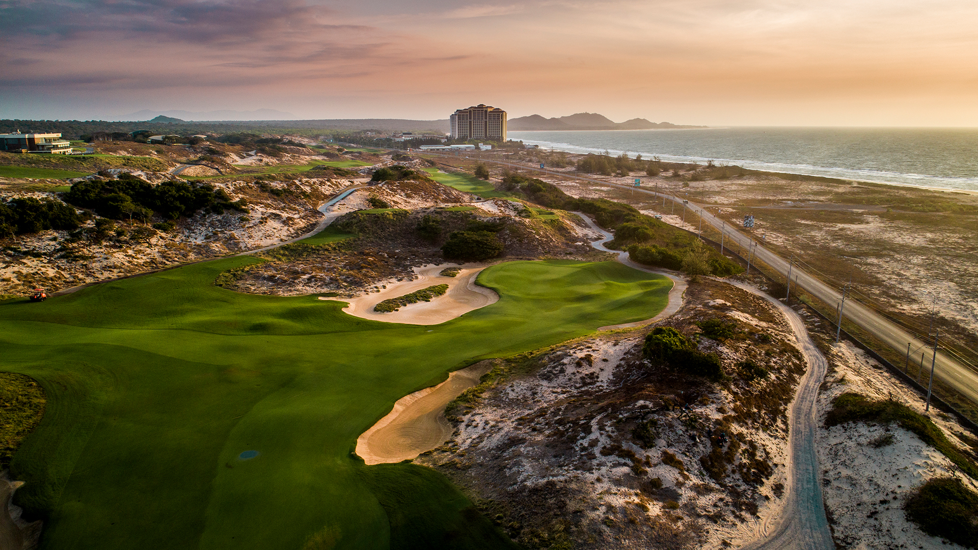 Bluffs Course - The Bluffs Grand Ho Tram