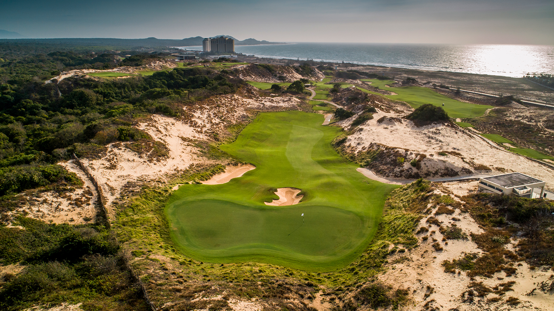 Bluffs Course - The Bluffs Grand Ho Tram